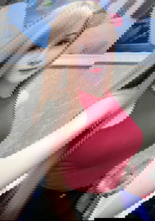 Kim Yến – búp bê ngực bự